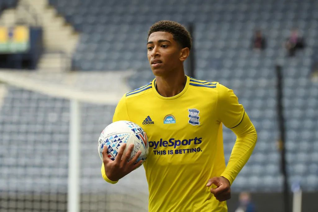 波媒：佛罗伦萨有意斯佩齐亚的波兰国脚维希涅夫斯基（波兰媒体称佛罗伦萨欲引进斯佩齐亚波兰国脚维希涅夫斯基）