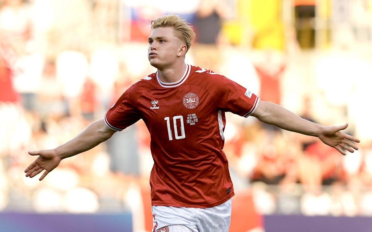 上海男篮三分雨淹没对手（上海男篮外线火力全开，击溃对手）